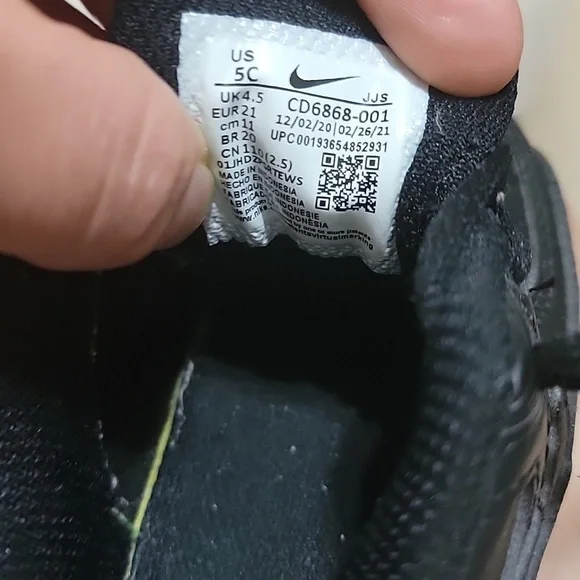 Little kids Nike sneakers, size 5C Black used - Picture 4 of 4